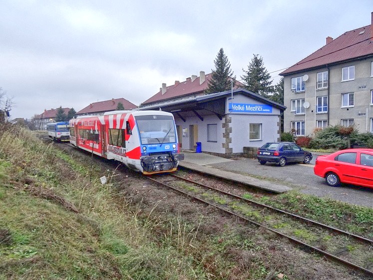 Nově navrhovaný dopravní systém počítá s přímými vlaky V.Meziříčí - Náměšť