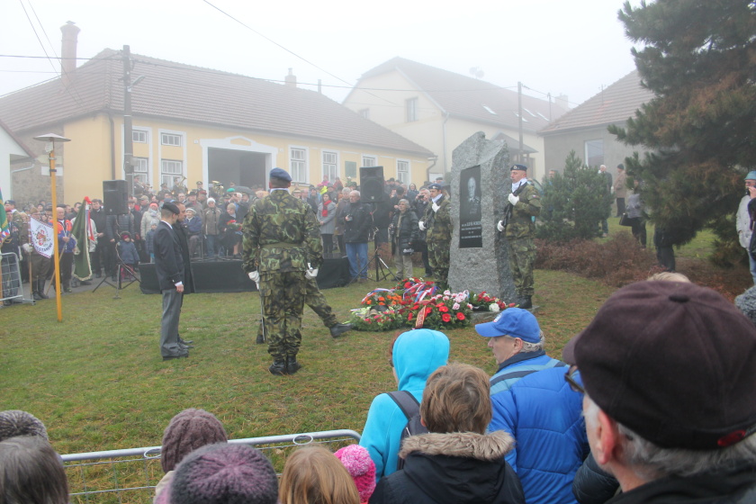 V Hroznatíně si připomněli 122 let od narození gen. Ludvíka Svobody