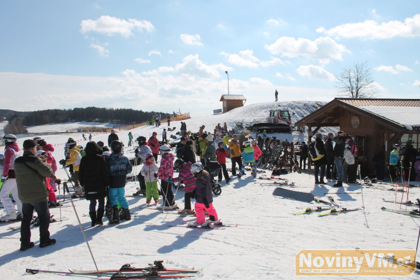 Na Fajťáku proběl lyžařský a snowboardový přebor škol + VELKÁ FOTOGALERIE