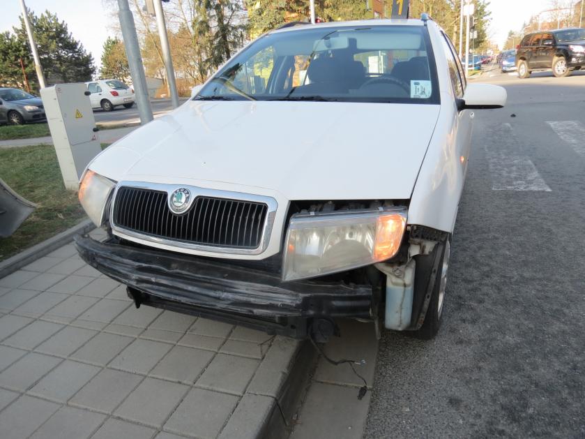 Policisté hledají svědky dopravní nehody v Třebíči