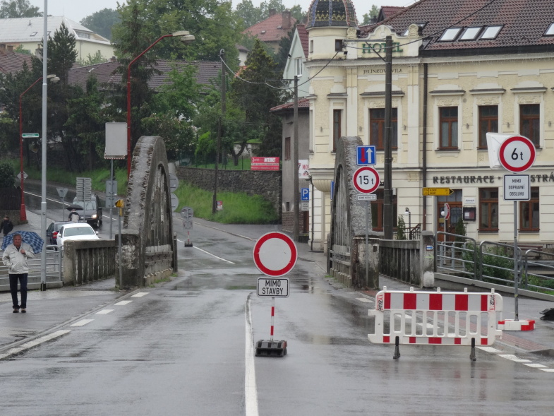 Most na Třebíčské je již uzavřen
