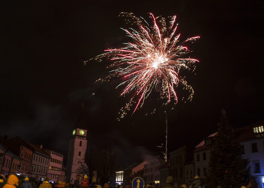 Novoroční ohňostroj na náměstí