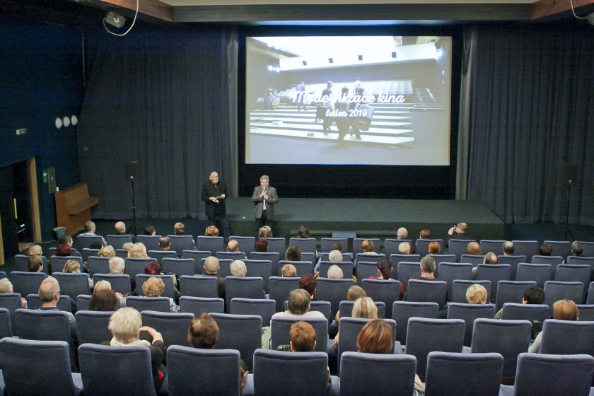 Kino má nové sedačky, přibude i klimatizace
