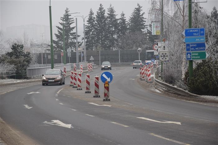 Most přes železnici v Třebíči se začne opravovat v květnu