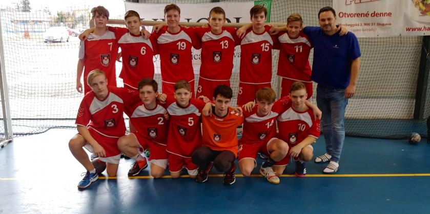 Starší žáci házené odehráli prestižní mezinárodní turnaj na Slovensku