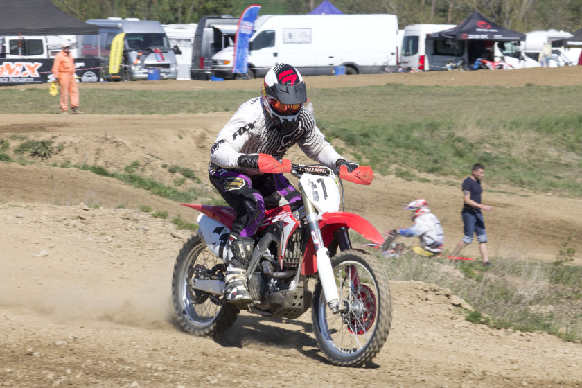 V Dolních Heřmanicích se o víkendu konaly závody v motokrosu