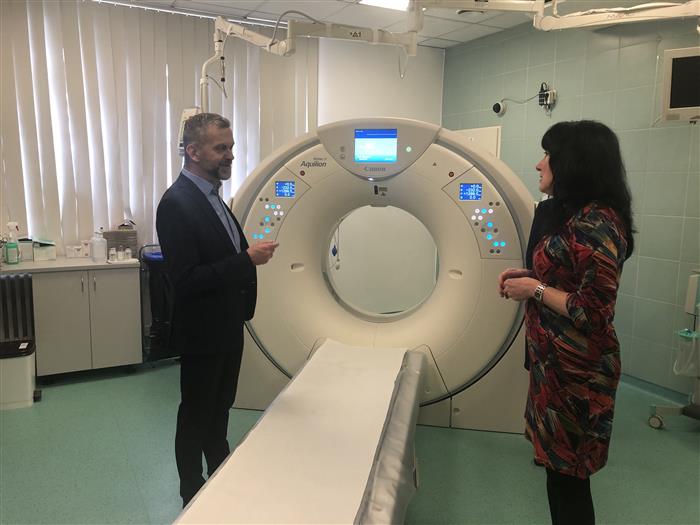 Novoměstská nemocnice má nový počítačový tomograf. Jako jediný v ČR je vybaven umělou inteligencí