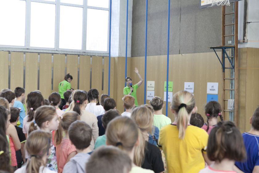 V tělocvičně za kostelem soutěžili ve šplhu. FOTO + VIDEO