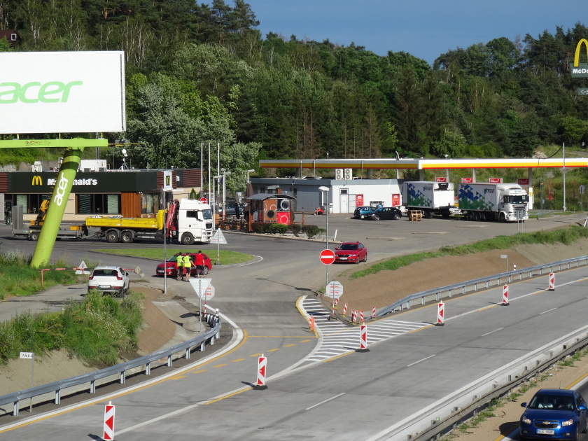 Po opravě se zprovozňuje se dálniční úsek u Meziříčí, změna přináší dlouhé kolony
