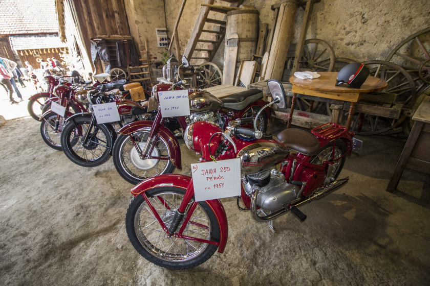 Na statku Pazderových v Měříně v neděli vystavují motorky Jawa