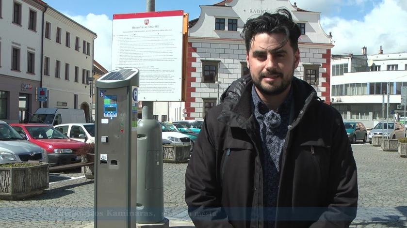 Vedení města ve videu představilo parkovací automaty