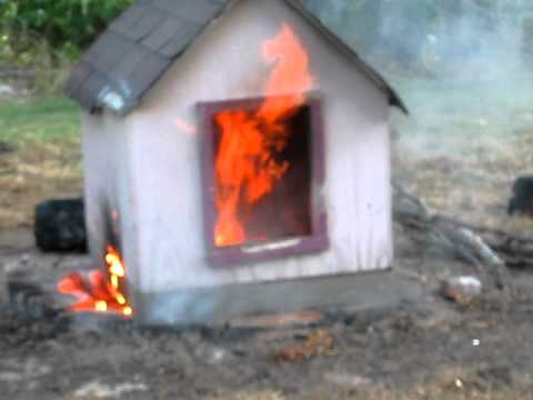 Ve Skřinářově hořela psí bouda, škoda je 20 tisíc