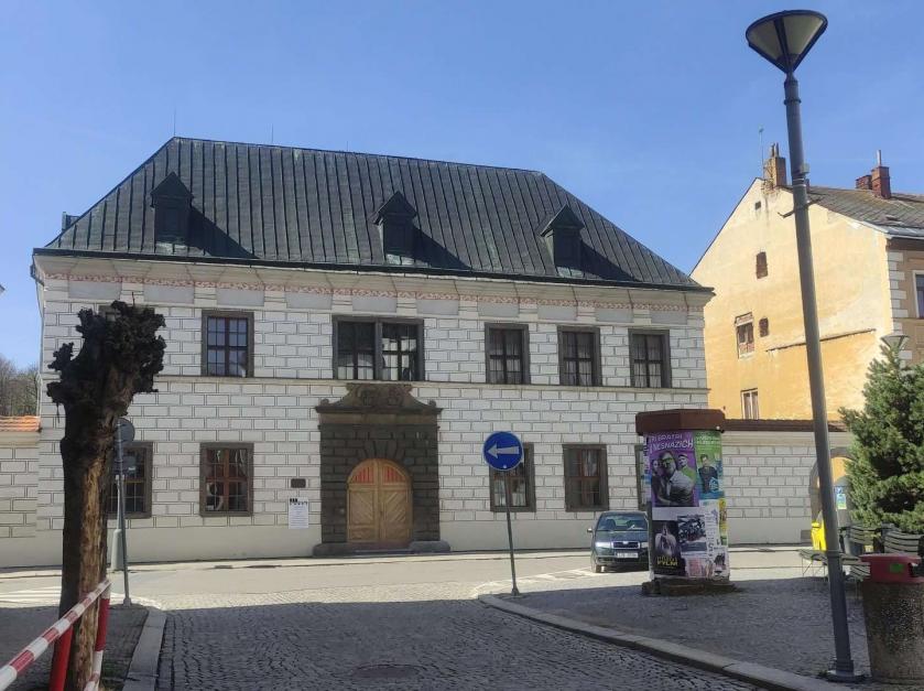 Na červenec je naplánováno otevření muzea umělecké rodiny tří generací Kodetů v luteránském gymnáziu