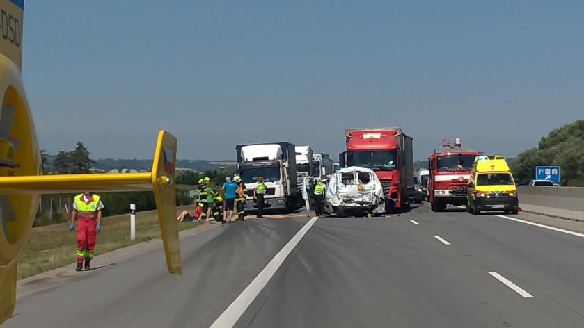 Nehoda na D1 u Měřína si vyžádala dvě zraněné osoby