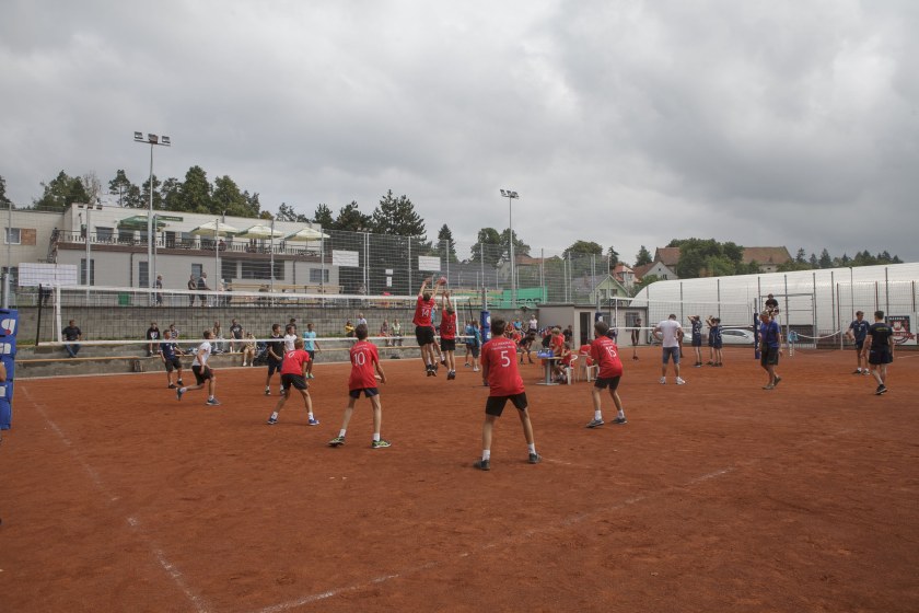 Opravené kurty Areálu zdraví už slouží tenistům a volejbalistům