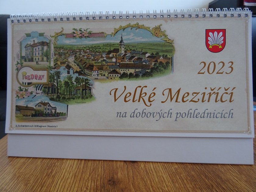 Nový kalendář Velké Meziříčí na dobových pohlednicích již v prodeji