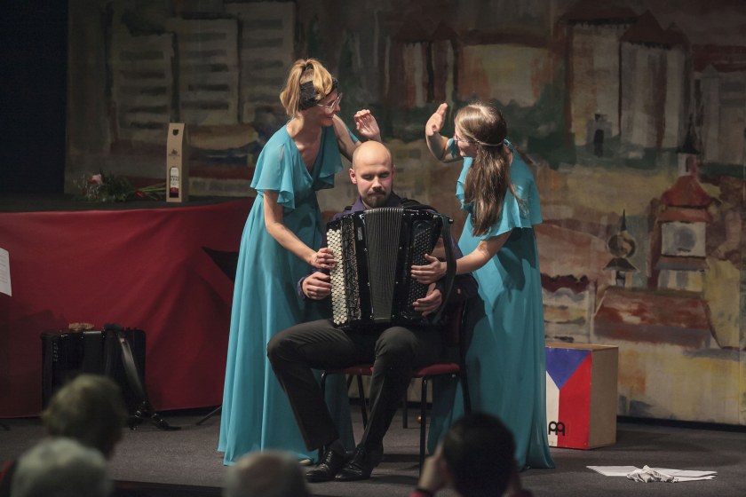 Check accordion trio ve Velkém Meziříčí.
