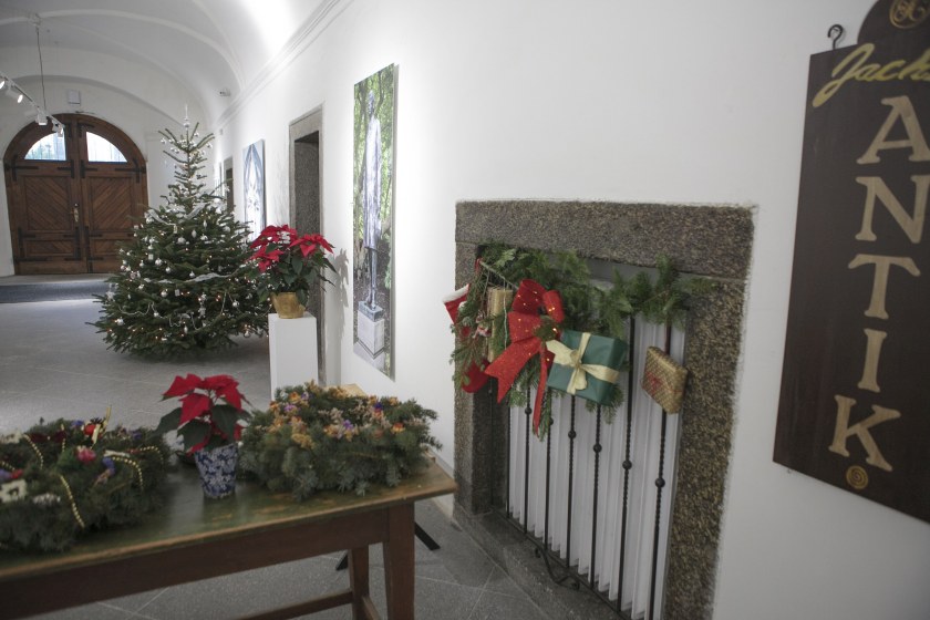 Muzeum Kodet ve vánočním hávu.