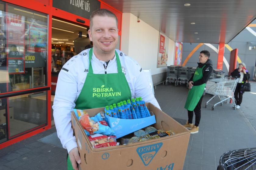 Sbírka potravin: 825 kilogramů, které pomohou ve službách Charity.