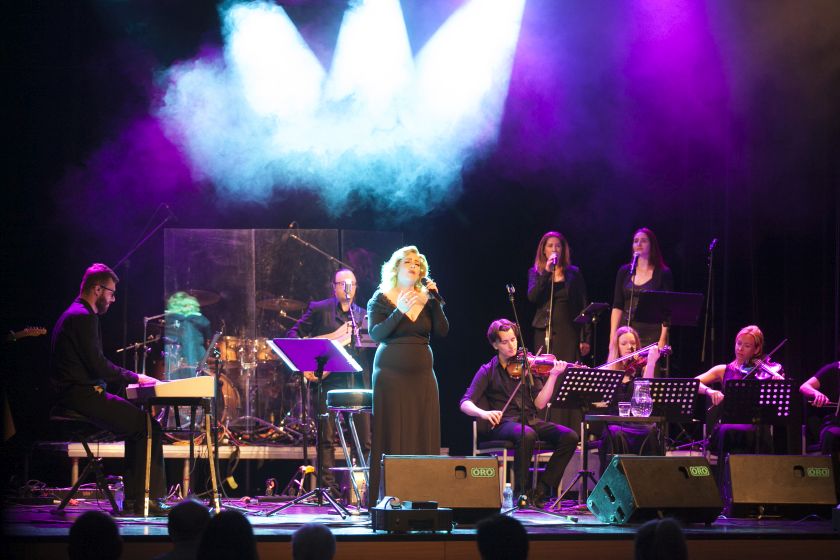 Adele v podání Kristy i Vlasta Redl, doprovodný program festivalu lákal na hudební hvězdy