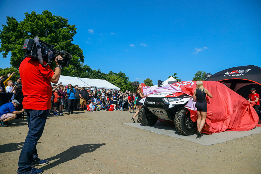 Horký start příprav na rallye Dakar pro tým Toyota Gazoo Racing Czech