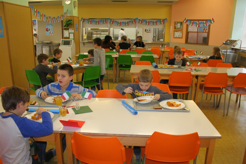 Ve školní jídelně na Oslavické vaří o 40 více obědů