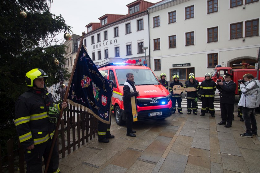 Dobrovolní hasiči mají nový vůz, už se osvědčil při kalamitě o Vánocích