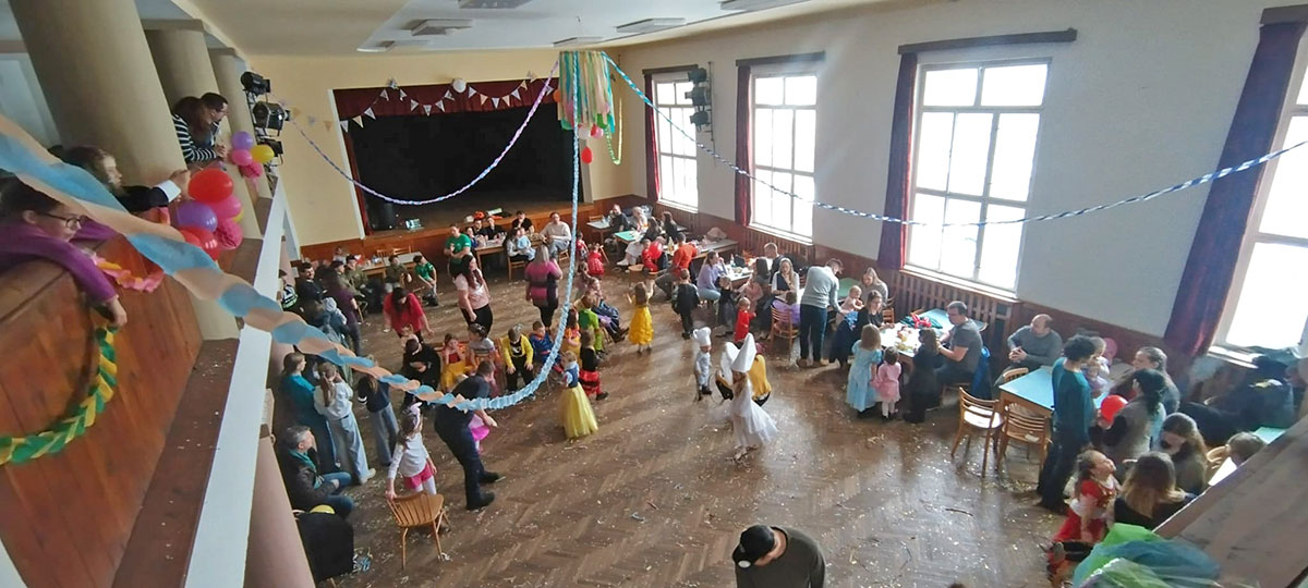 Tradiční karneval pro děti v obci Bory. foto: Veronika Nani